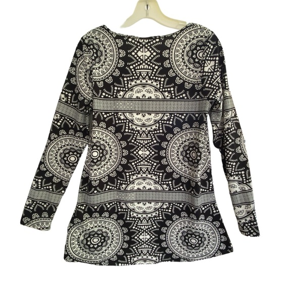 LulaRoe LYNNAE Black & White Long Sleeve Stretchy Polyester/Spandex SMALL NWT - Picture 3 of 5